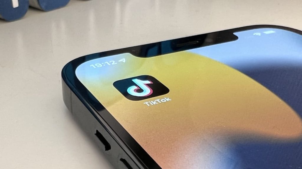 TikTok vai permitir que os criadores partilhem os conteúdos diretamente no Instagram