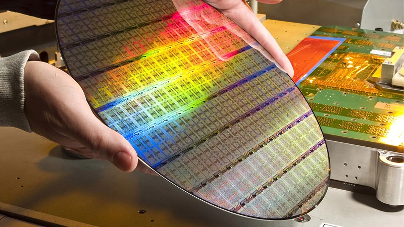 O prazo de entrega de chips ainda demora 27 semanas, mas a espera já é menor