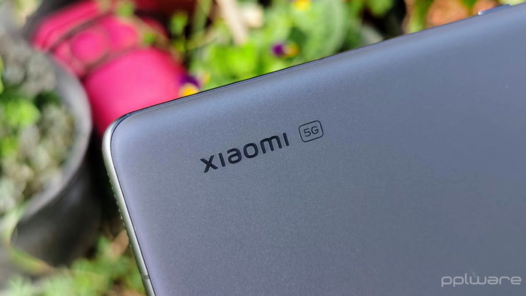 Smartphone Xiaomi 12 Lite 5G surge em imagens reais
