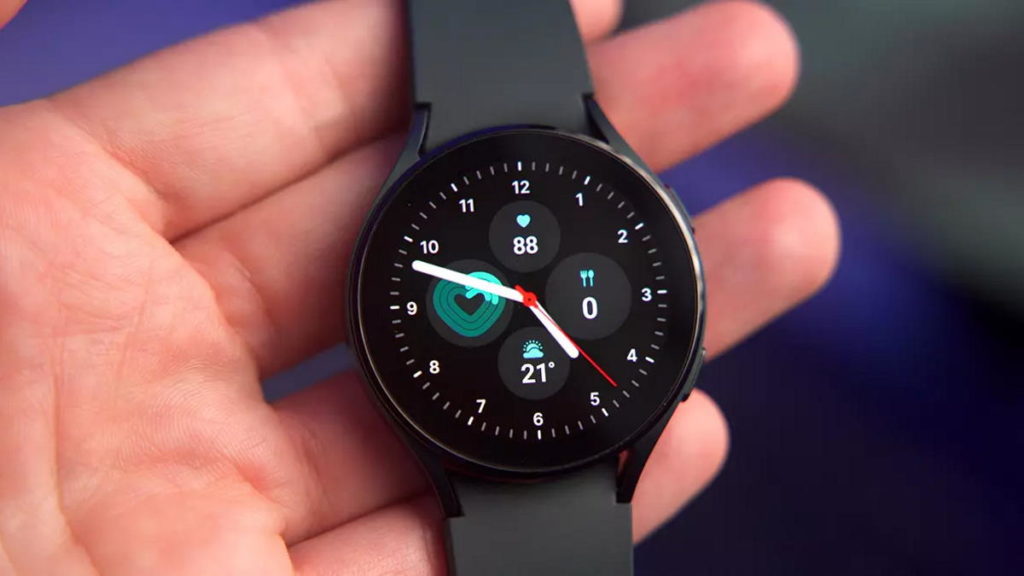 O Assistente da Google começou finalmente a chegar ao Samsung Galaxy Watch4