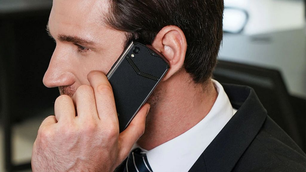 Farto de smartphones grandes? O Cubot Pocket chega com ecrã de apenas 4″
