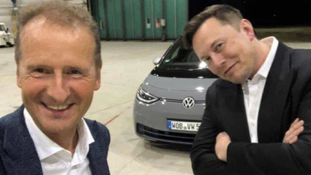 Volkswagen acredita que a Tesla está a enfraquecer e que é capaz de a ultrapassar