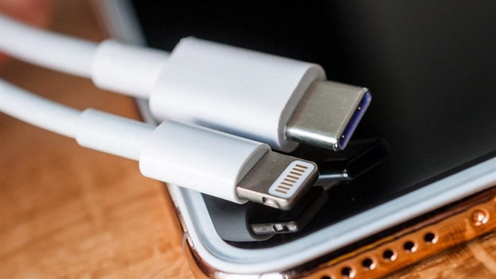 Há mais pedidos para definir um carregador universal de smartphones! Agora vindo dos EUA