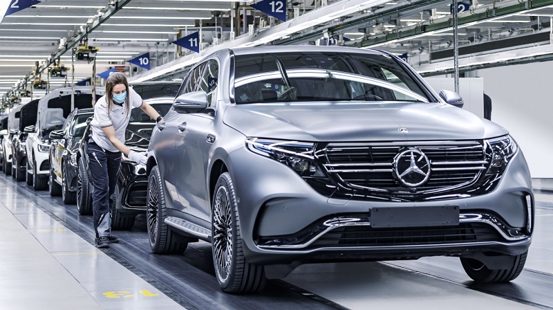 Fabricantes automóveis vão duplicar gastos com elétricos e baterias