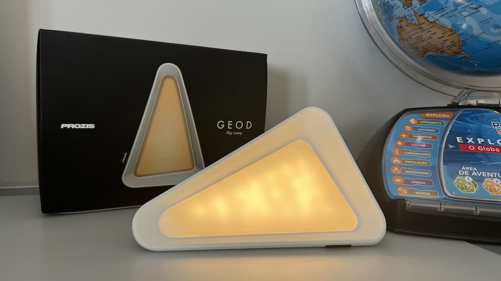 GEOD: O candeeiro flip resistente, ajustável e com super bateria