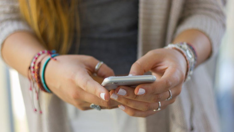 Redes sociais são a fonte de informação eleita pelos adolescentes