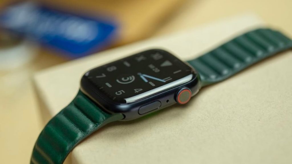 Rumor: Apple Watch Series 8 terá um ecrã de 50,5 mm