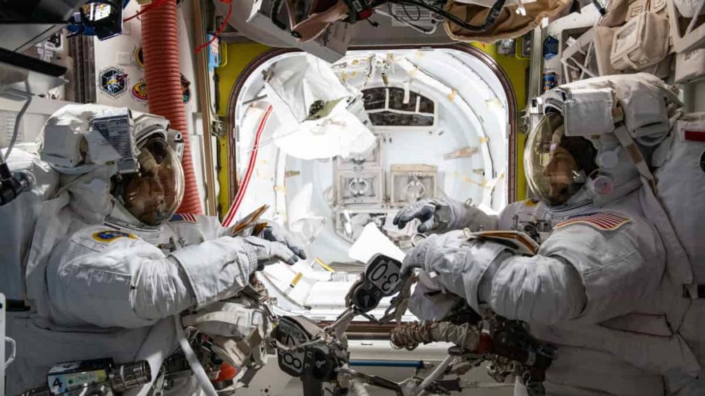 Viajar para o espaço degrada os ossos dos astronautas, revela estudo