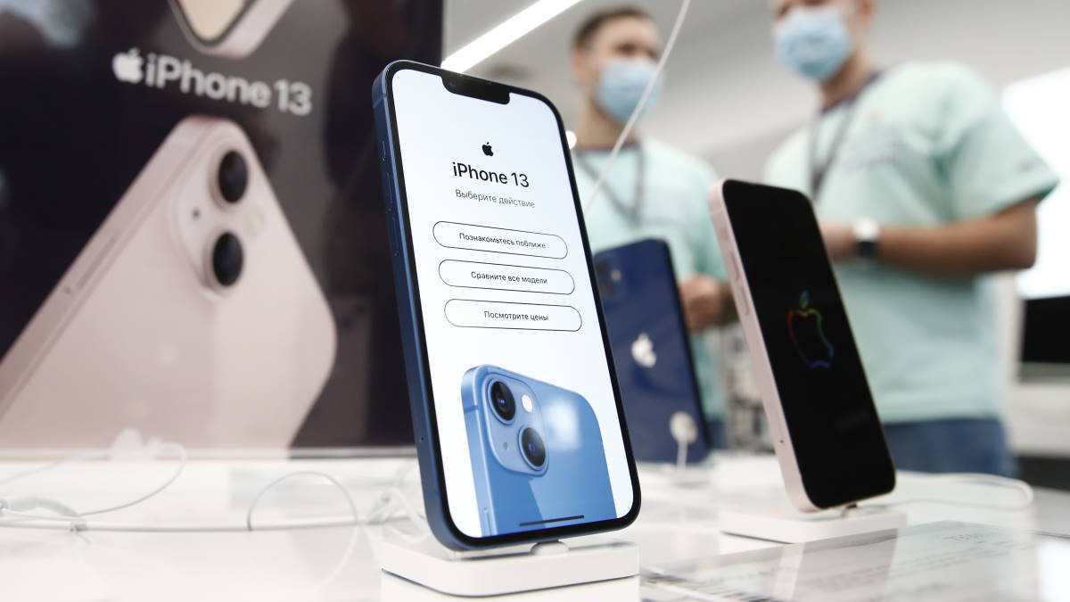 Apple continua a enviar o iPhone e outros dispositivos para a Rússia, mesmo com sanções
