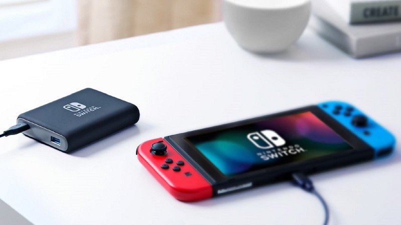 Nintendo aconselha a não usar um cabo de smartphone para carregar a bateria da Switch