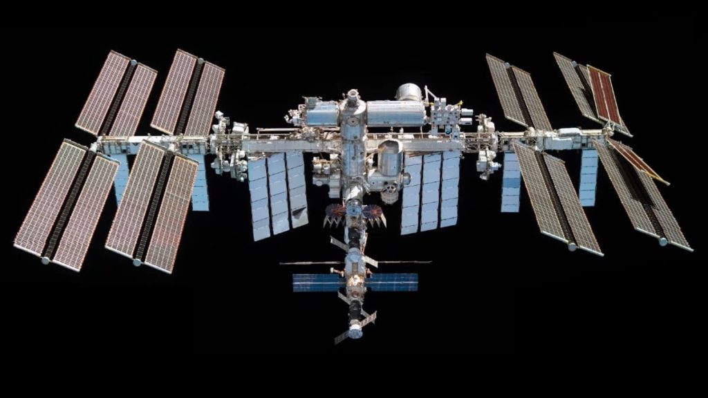 Rússia diz à NASA que vai ficar na Estação Espacial Internacional até pelo menos 2028