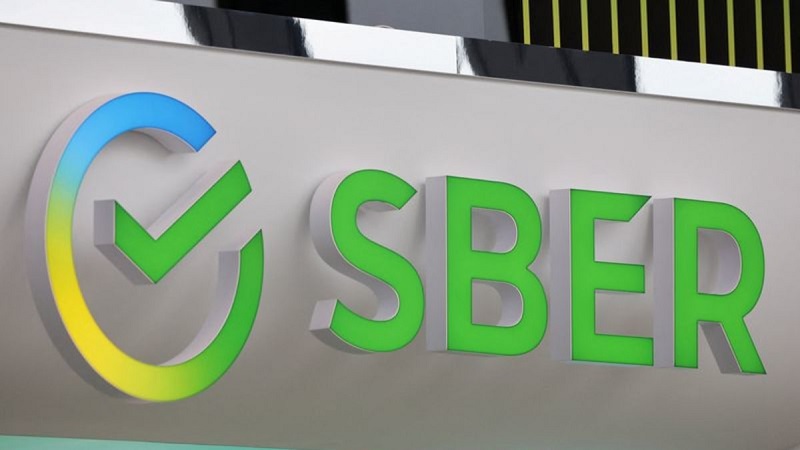 Sberbank: maior banco russo reutiliza os chips dos cartões para combater a escassez