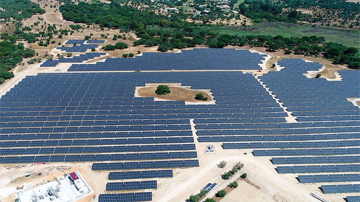 Algeruz II: Nova central fotovoltaica já em funcionamento em Setúbal