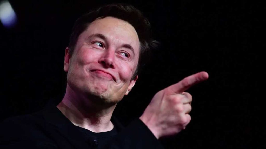 Elon Musk diz que o mundo precisa de mais petróleo e gás, mas defende energia nuclear