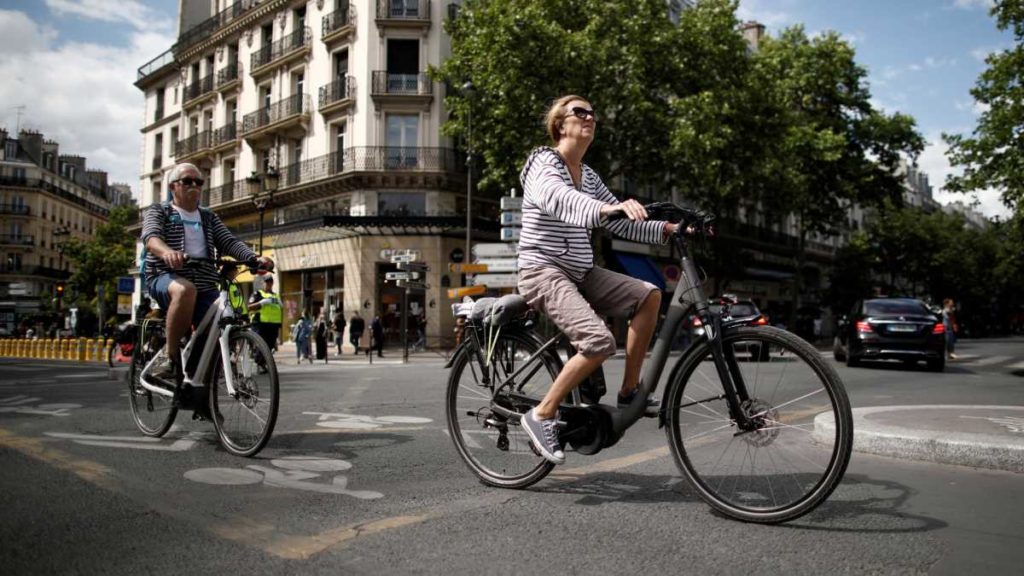 França vai dar 4 mil euros a cada cidadão que troque o seu carro por uma bicicleta elétrica