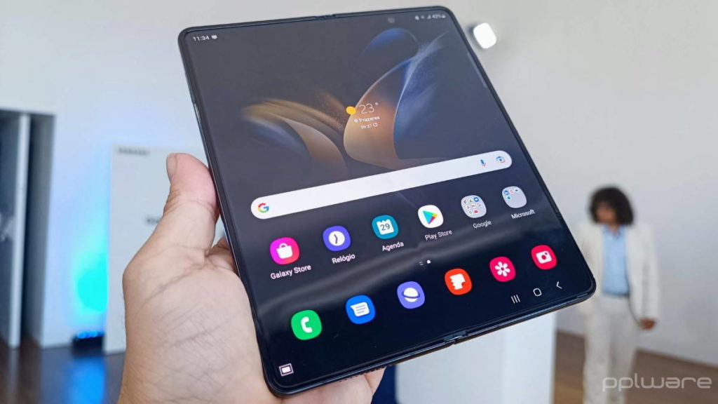 O Samsung Galaxy Z Fold 4 foi testado até ao limite! Será que resistiu aos desafios?