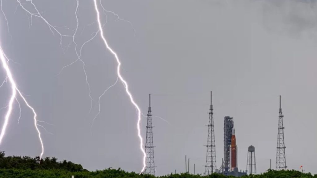 Artemis I sofre novo contratempo. Agora é um furacão gigante que vai passar pela plataforma