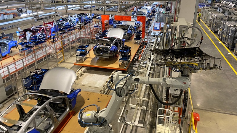 China: Dependência da importação de chips para automóveis já é maior do que a de petróleo