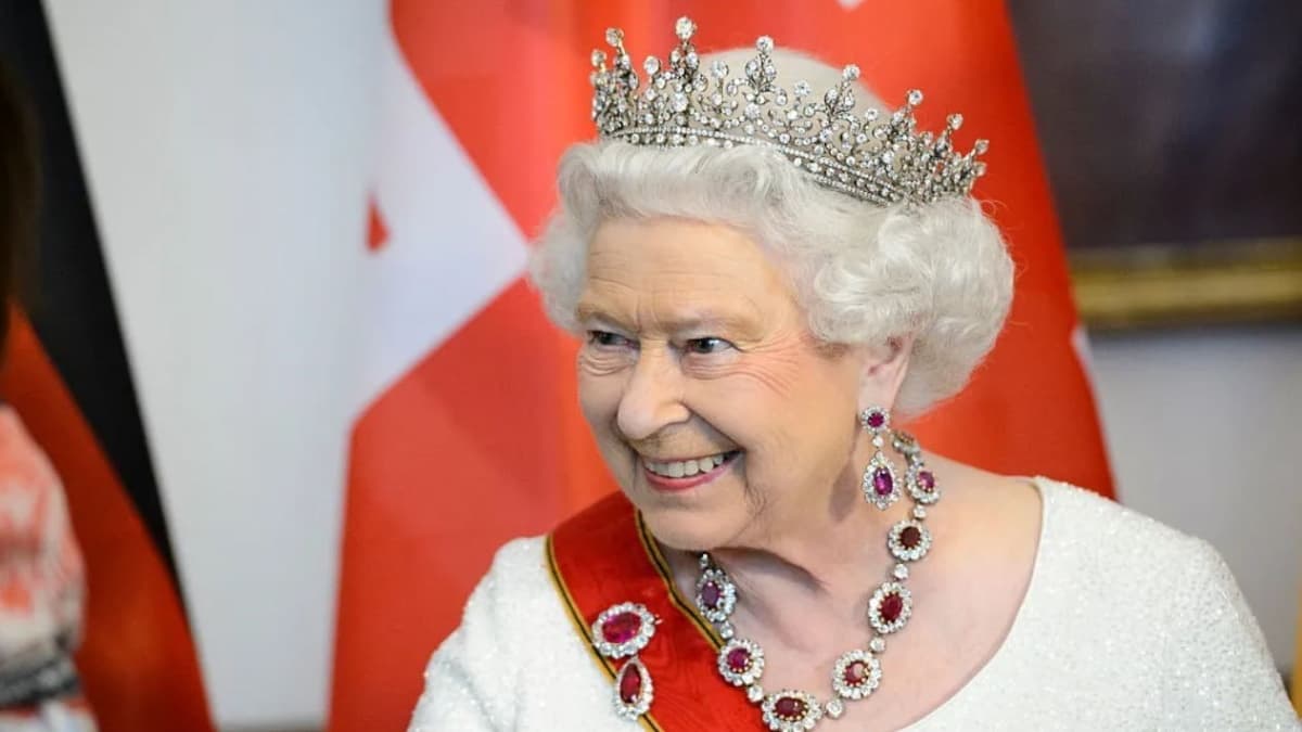 Como Sua Majestade, a Rainha Elizabeth II, abraçou a tecnologia ao longo do seu reinado