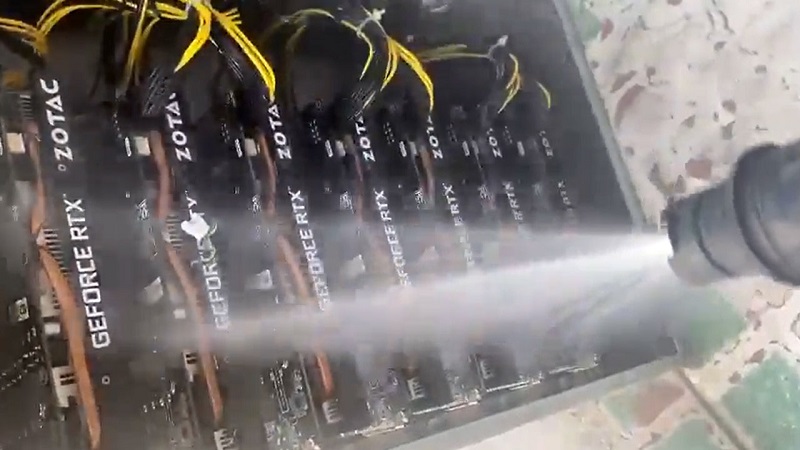 No Vietname já se lavam com água as gráficas de mineração para serem vendidas