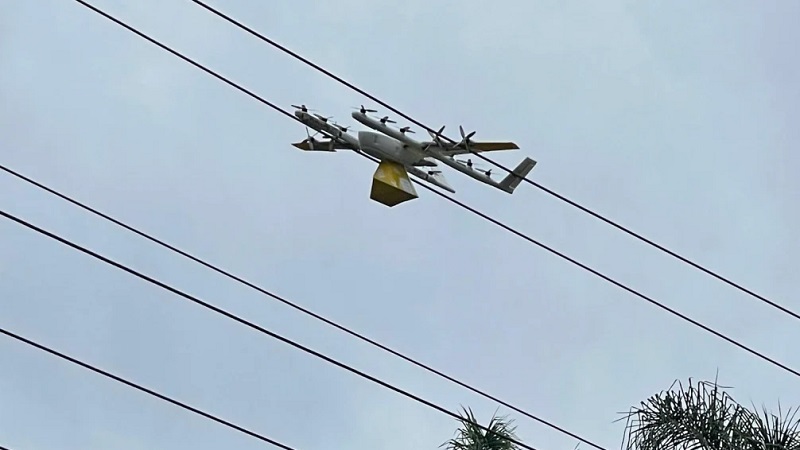 Drone de entrega de comida cai e deixa milhares de casas sem energia