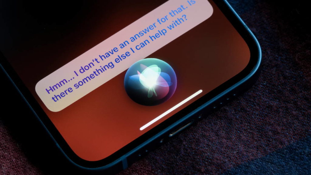 Apple poderá equipar a Siri com modelos da OpenAI ou da Anthropic