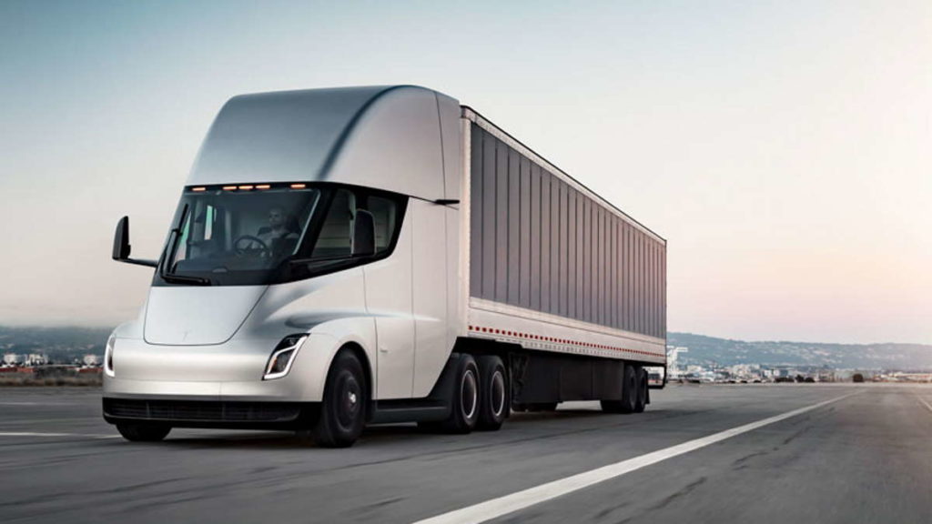 Depois dos fogos nos carros elétricos, agora foi um Tesla Semi a arder numa estrada dos EUA
