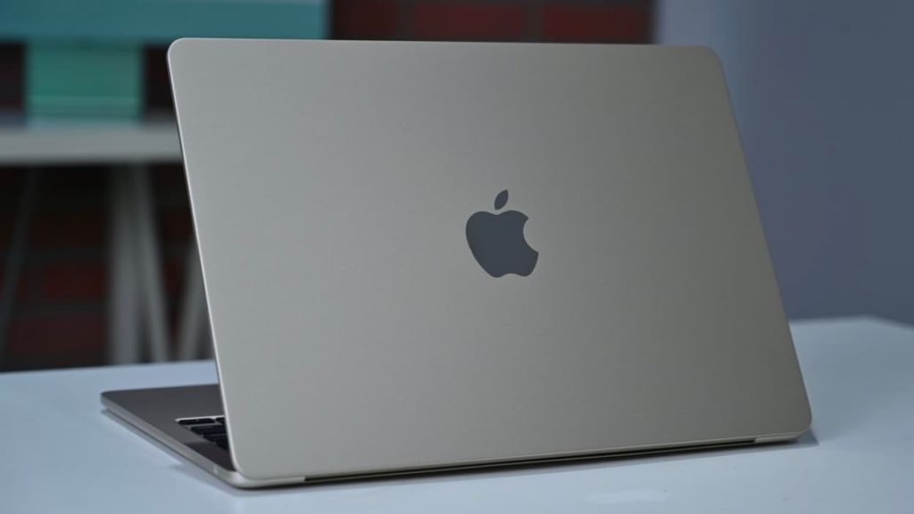 Apple: Novo MacBook Air com ecrã de 15,5 polegadas provavelmente na primavera de 2023
