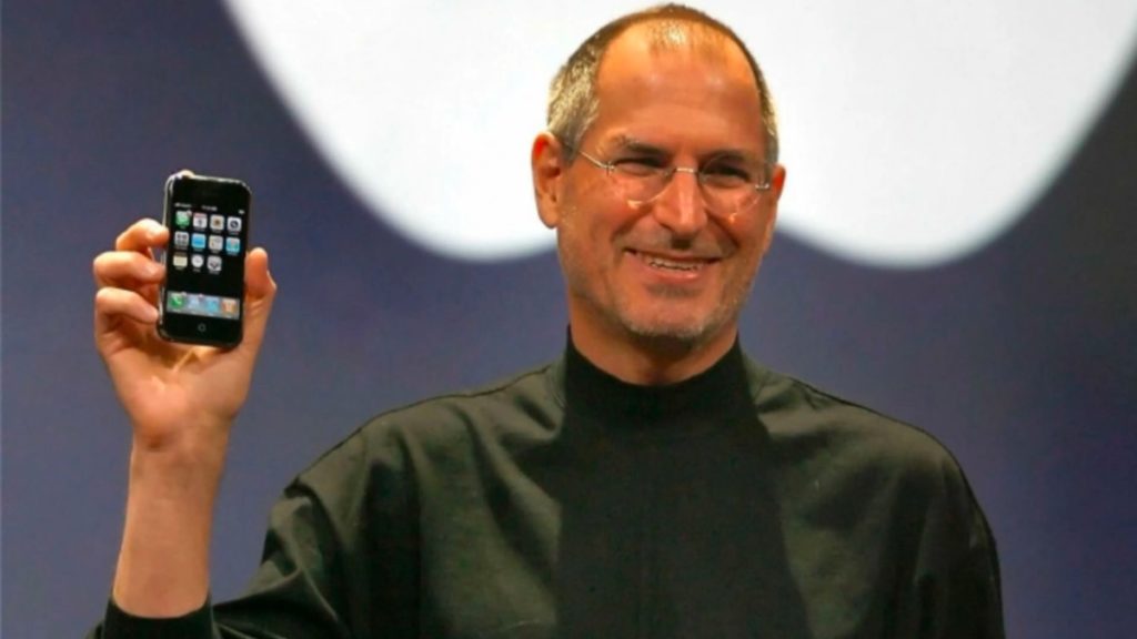 Faz hoje 16 anos que Steve Jobs apresentou o iPhone ao mundo