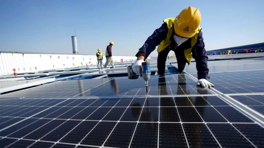 Musk afirma: “poderíamos alimentar todos os EUA com 160 x 160 km de energia solar”