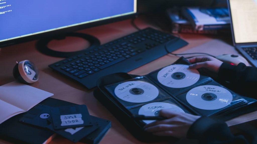 Bielorrússia legaliza a pirataria de filmes, música e software