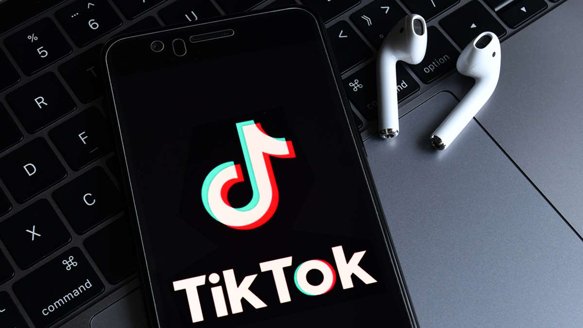 Dica: como ativar o auto-scrolling no TikTok para uma visualização “mãos-livres”