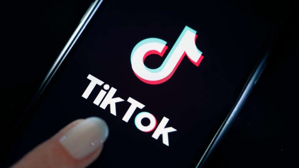 Espanha: criança de 13 anos internada devido a desafio do TikTok que a deixou inconsciente