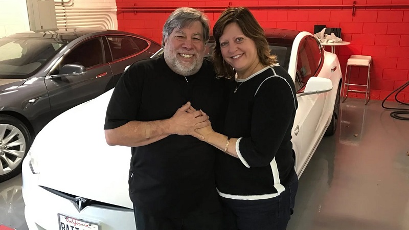 Wozniak, co-fundador da Apple, diz que Elon Musk e a Tesla são “desonestos”