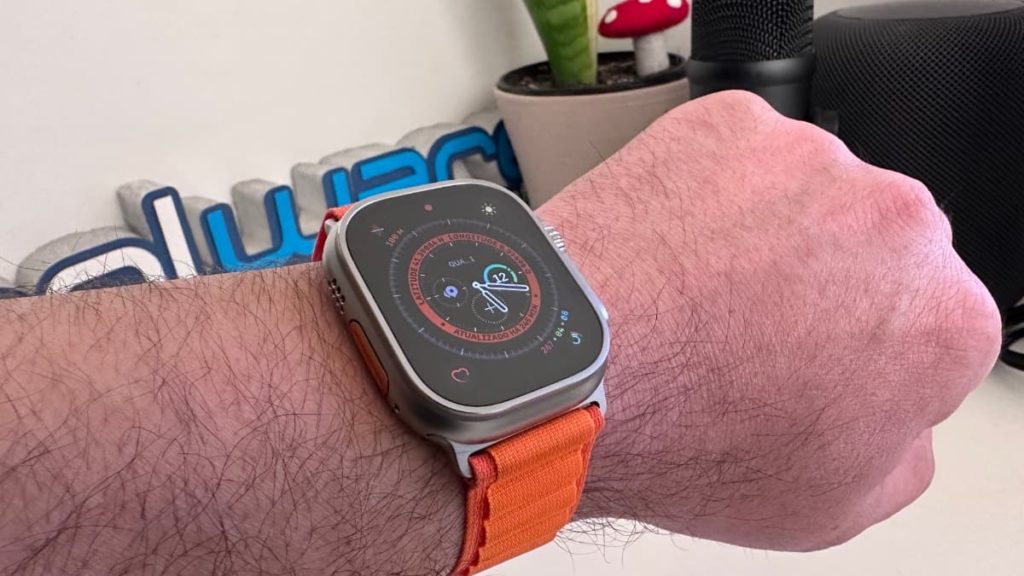 Apple Watch Ultra: rumores dizem que ecrã será 10% maior