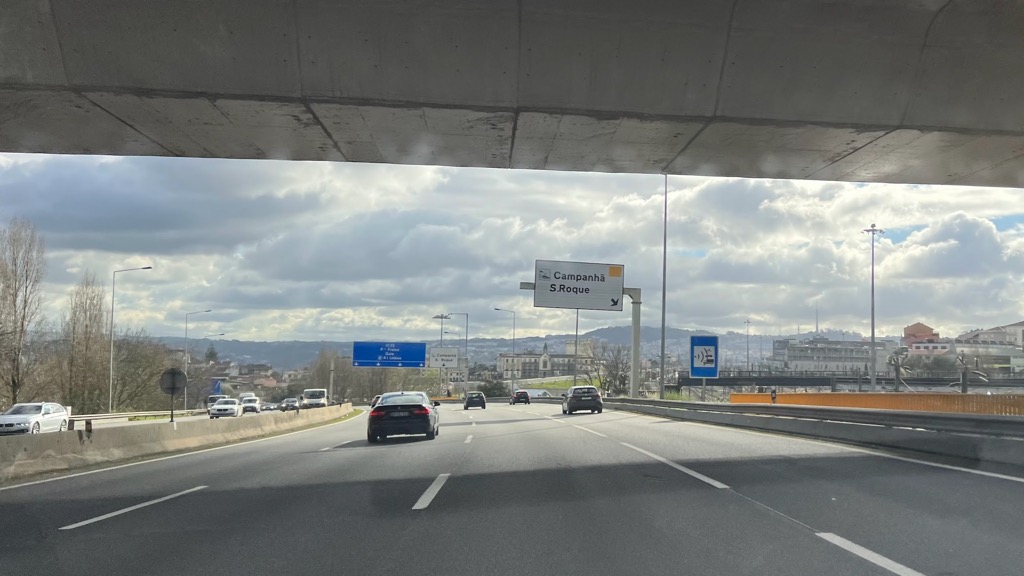 Sabe qual o transporte mais utilizado em Portugal? É fácil…