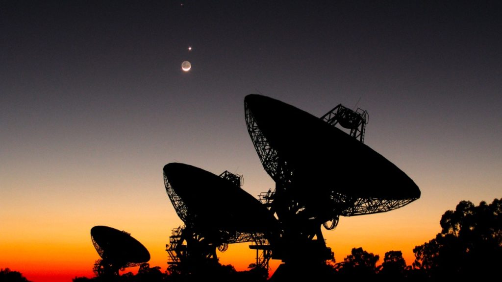 IA encontrou potenciais “assinaturas alienígenas” escondidas em sinais de rádio