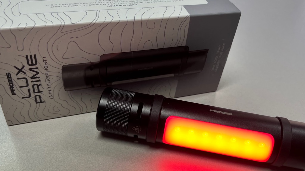 Lux Prime – A Lanterna 6 em 1 que emite sons e é powerbank