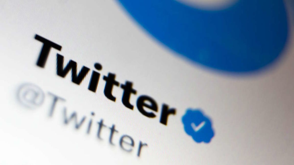 Twitter volta a impor limites aos utilizadores que não pagarem para usar a rede social