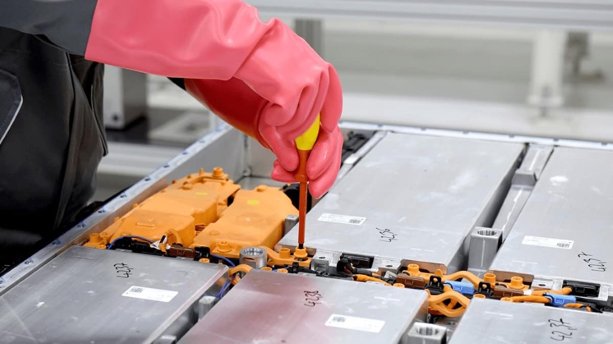 Chinesa CALB vai investir 2 mil milhões de euros numa fábrica de baterias em Sines
