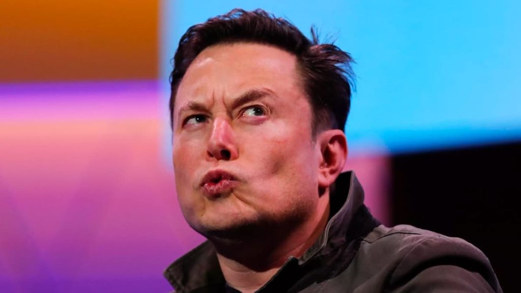 Elon Musk quer falar com Tim Cook e tem planos para mudar as regras da App Store
