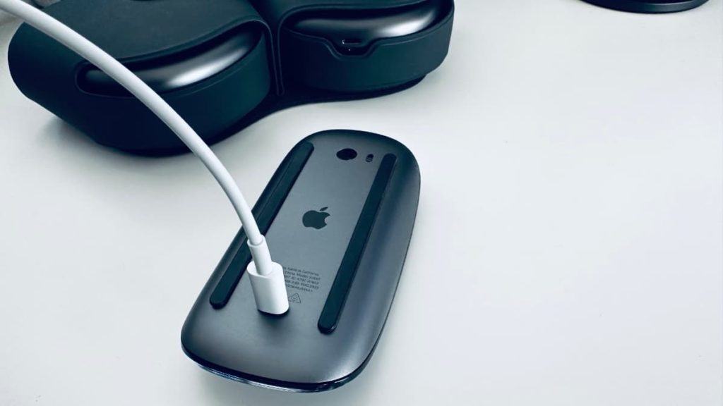 Apple poderá apresentar o novo Magic Mouse com porta USB-C na próxima semana
