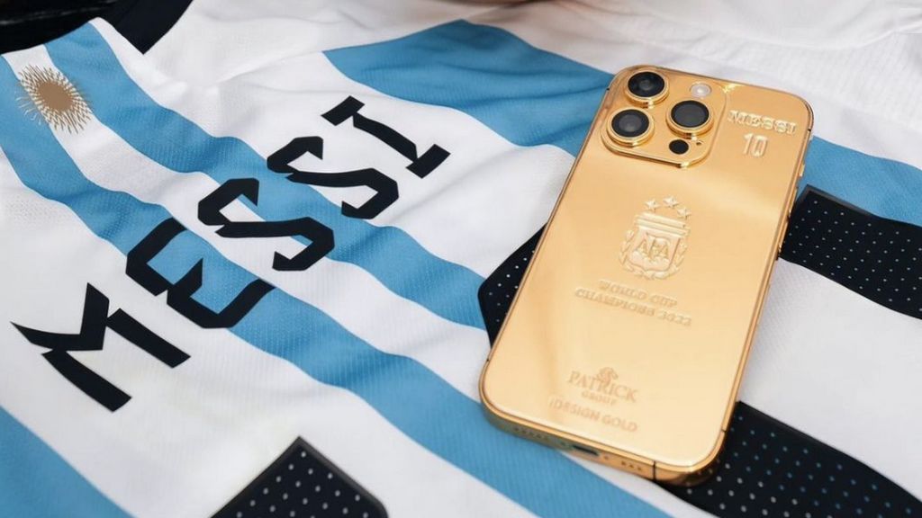 Lionel Messi terá gasto cerca de 200 mil euros em 35 iPhones 14 banhados a ouro