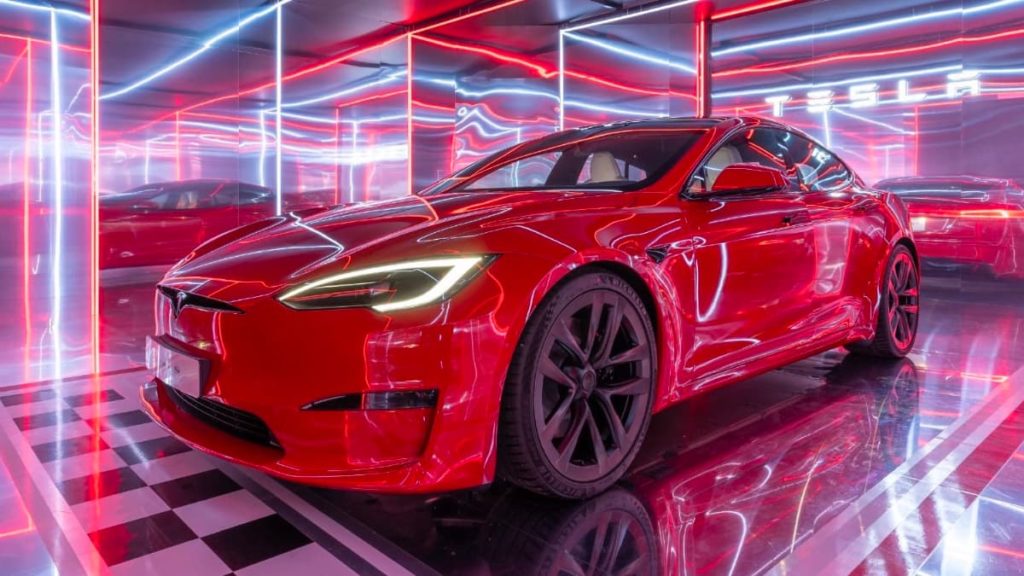 Qual a degradação da bateria de um Tesla ao fim de 300 mil quilómetros? A marca já revelou