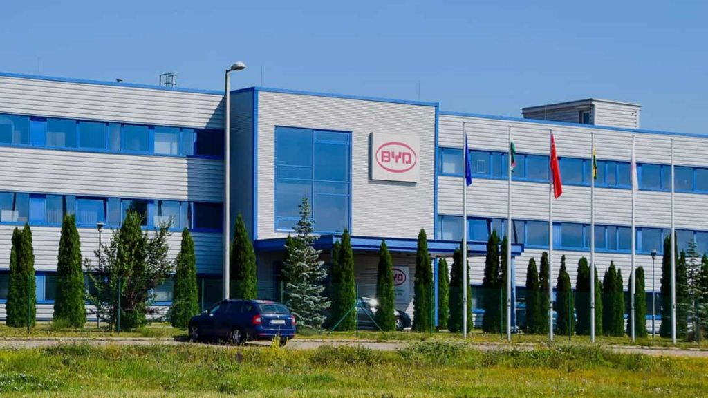 BYD diz que a condução autónoma é mais valiosa para as fábricas do que para os carros