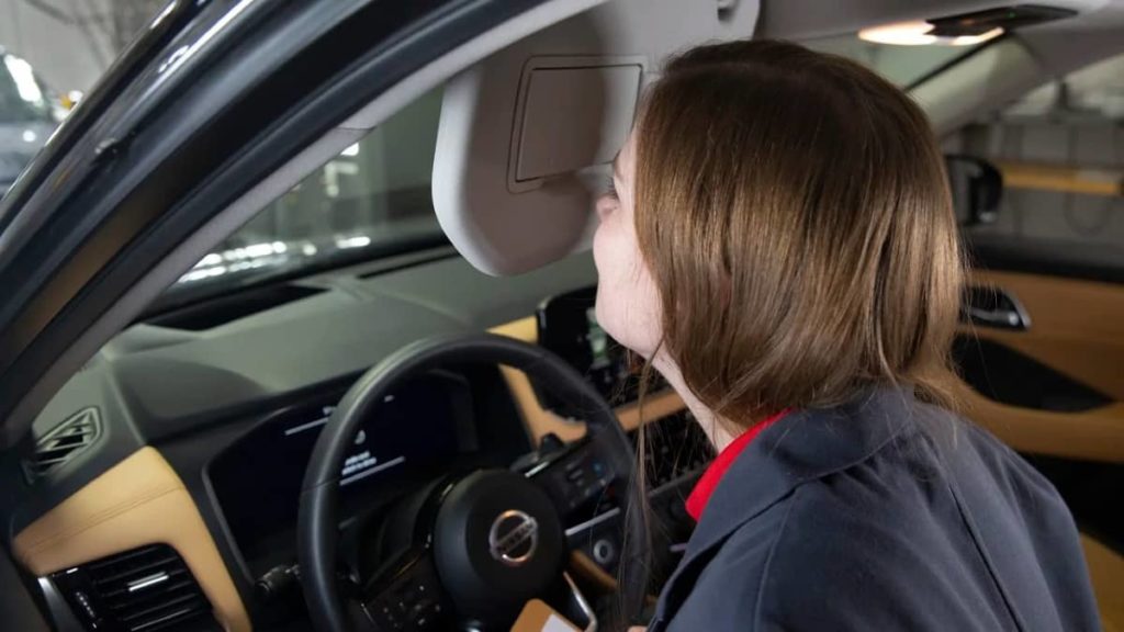 Sabe aquele cheiro a carro novo? Pois… É prejudicial à saúde!