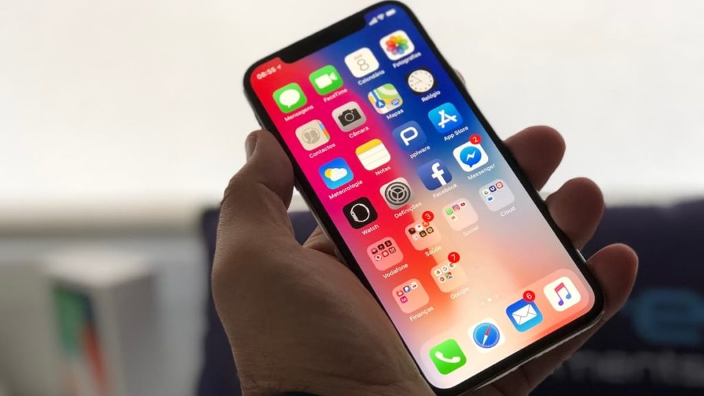 Jovens são dos que compram mais rapidamente iPhones da nova geração, diz estudo