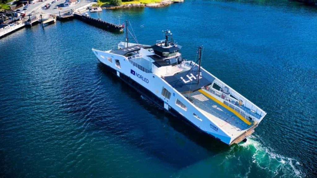 Um ferry movido a hidrogénio líquido? A Noruega já assegurou o primeiro!