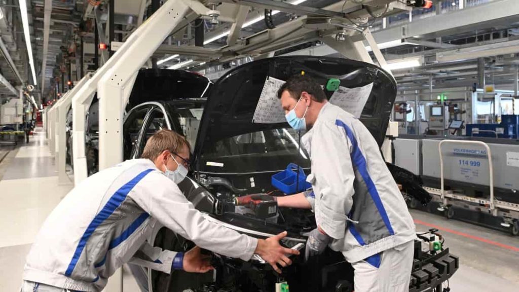 Fabricantes querem que os incentivos sejam limitados aos elétricos produzidos na Europa
