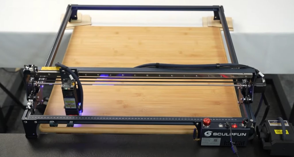 Máquina de gravação e corte a laser Sculpfun S30 Ultra com enorme área de trabalho